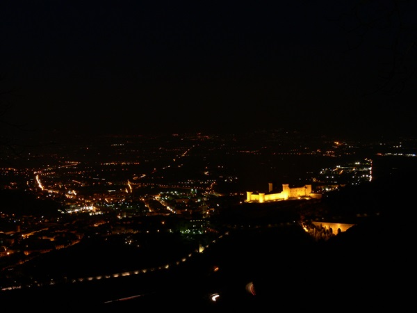 Foto del Giorno, Spoleto di notte di Cesare Vallini