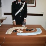 La droga e i contanti trovati dai carabinieri