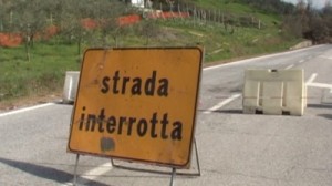 Voragine sulla strada per Acquasparta