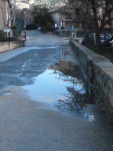 La pozzanghera sul ponte 