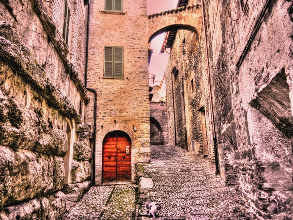 Foto del Giorno, vicolo della Basilica di Cesare Vallini