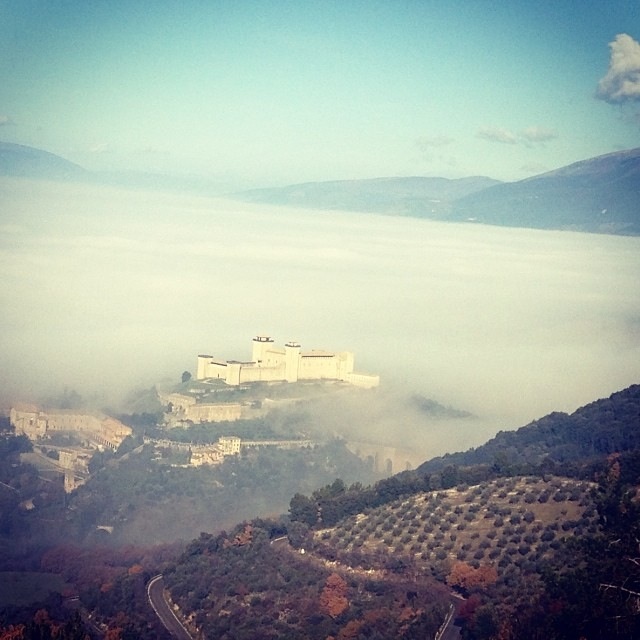 Foto del Giorno, Rocca nella nebbia di Isabella Giasprini