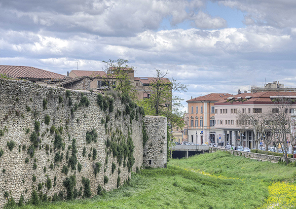 Foto del Giorno, Mura sul Tessino di Adriano Annino