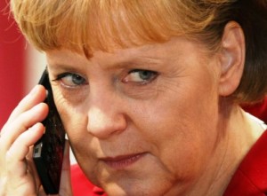 1382596777-merkel-telefono