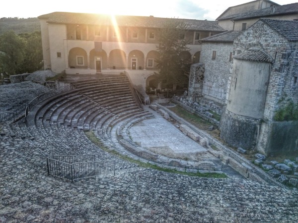 Spoleto, la foto del giorno è "Alba sul Romano"