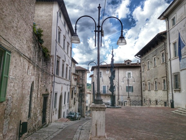 Spoleto, la foto del giorno è piazza del Municipio di Piero Errara