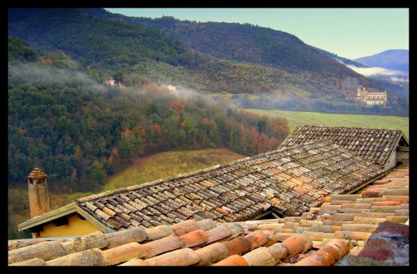 Spoleto, la foto del giorno è San Pietro visto dal Ponte delle Torrri di Piero Errera