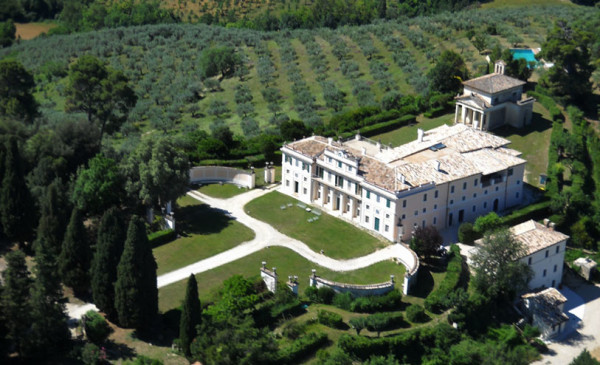 Spoleto, la foto del giorno è Villa Pianciani 