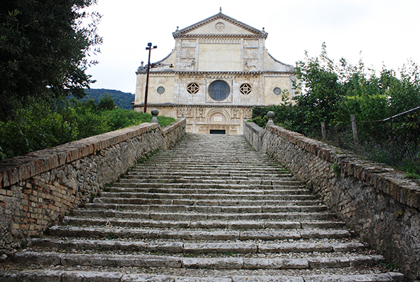 Spoleto, la foto del giorno è la chiesa di San Pietro