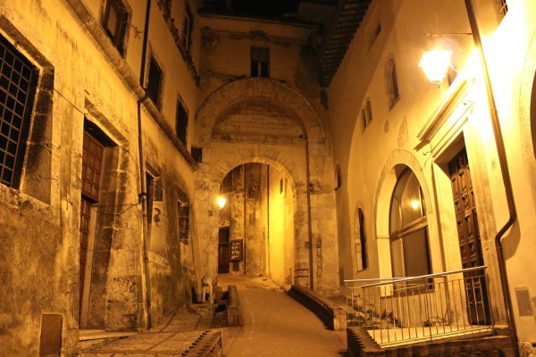 Spoleto, la foto del giorno è via Portafuga di Adriano Petronius Fortunati