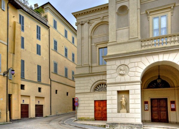 Spoleto, il Teatro Nuovo-Menotti è la foto del giorno di Piero Errera