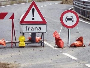 strada-chiusa-per-frana-generica