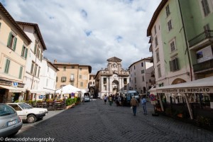 spoleto7.giorni.it-ripavimentazione-piazza-del-mercato