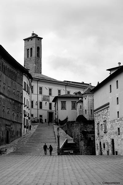 Spoleto, la foto del giorno è "Salendo le scale" di Alessia Mariani 