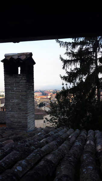 Spoleto, la foto del giorno è "Scorci in centro storico" di Pierina Neri