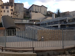 Scala_mobile_del_parcheggio_Posterna_di_Spoleto_2