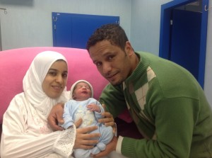 mohamed-con-mamma-e-papà-1024x764