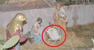 statua_presepe_gesù_bambino_rubata