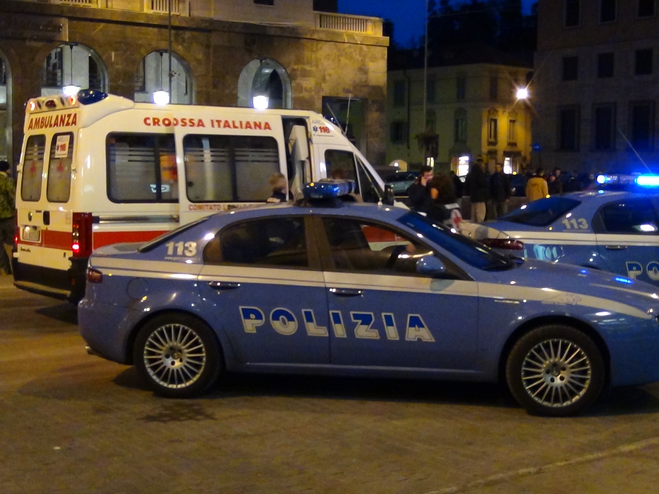 Polizia-ed-ambulanza