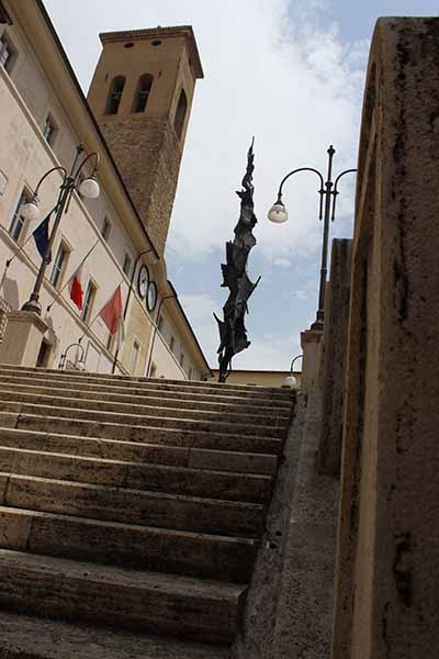 Spoleto, la foto del giorno è "Il municipio" di Leonardo Barboni