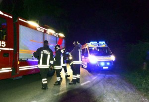 vigili-del-fuoco-e-ambulanza-di-notte-800_01