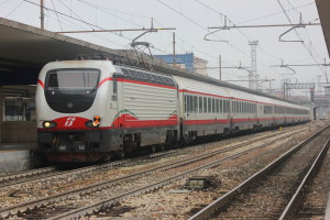 Bologna_Centrale_E402B_Frecciabianca_Completo