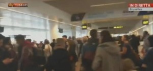 Aeroporto Bruxelles, testimoni, ci sono feriti