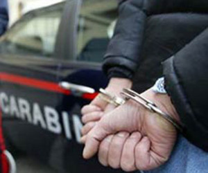 Arresto-manette-carabinieri