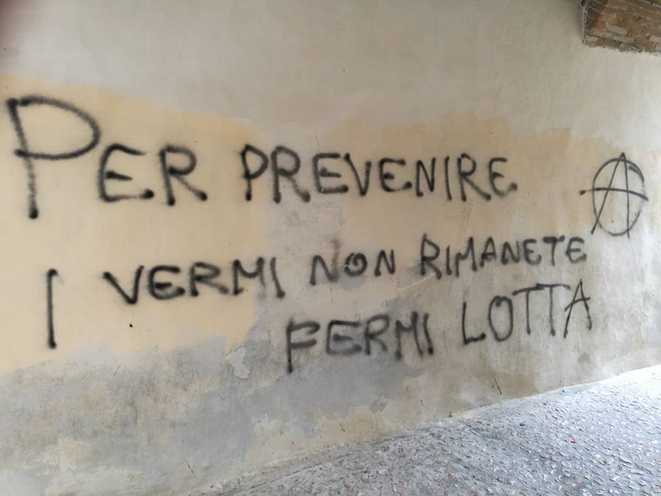 imbrattata-via-martani-spoleto