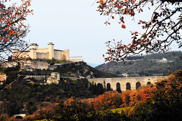 Foto del Giorno, Spoleto in autunno di Luca Scarabottini